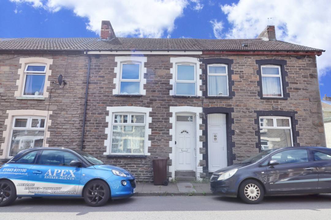 Henry street, Bargoed,  CF81 8UB