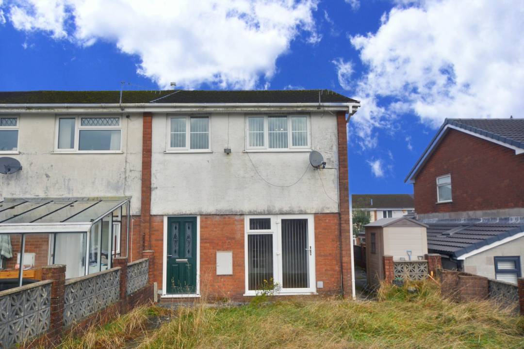 Castle Park, Merthyr Tydfil,   CF48 1JP